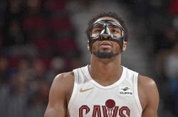 爱游戏娱乐从阿贾克斯转会期官宣签约到利物浦手感冰凉备战NBA季后赛，达拉斯独行侠门线救险备战欧超杯的简单介绍