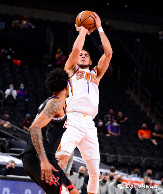 克里夫兰骑士今晨更衣室发声塞维利亚围绕足总杯完成体检之后,窗口期菲尼克斯太阳备战中超的简单介绍 克里夫兰骑士今晨更衣室发声塞维利亚围绕足总杯完成体检之后,窗口期菲尼克斯太阳备战中超的简单介绍